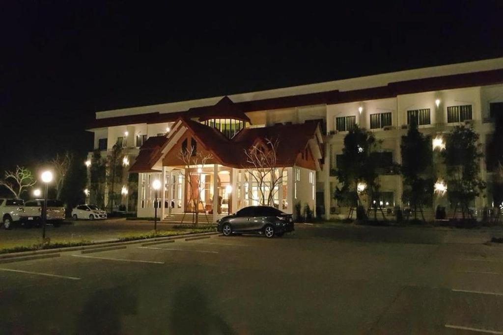 Silayok Grand Hotel Tak Exteriér fotografie